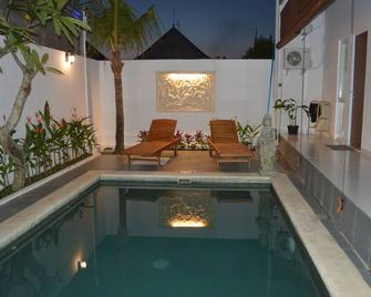 Askara Guest House & Hostel - Ubud - Pool