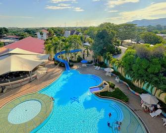 Hotel Los Puentes Comfacundi - Girardot - Piscina
