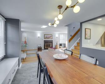 Less Than 1 Mi to Waterfront Old Town Alexandria Home! - Alexandria - Restaurant