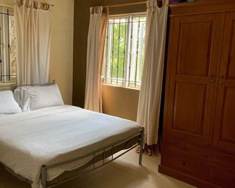  Charming 3 bedroom villa with WiFi and AC in La Gaulette Sea and mountain view - La Gaulette - Schlafzimmer