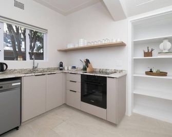 2 Bedroom Kiandra Bantry Bay Apartment Near Beach - Sea Point - Cuisine