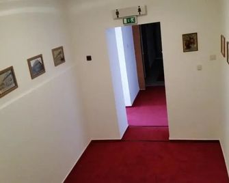 Hotel Dorfschenke - Pirmasens - Hallway