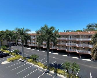 Condo in Waterfront Resort with Balcony Close to Beaches Free Bikes - Dunedin - Building