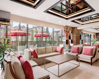 Ramada by Wyndham Isparta - Isparta - Lobby
