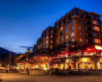 Stunning Slopeside Suite/Private Hot Tub! - Whistler - Edificio