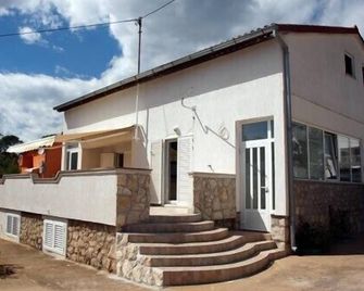 Apartments & Room Masa - Starigrad - Building