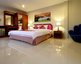 Phuket Airport Inn - Sakhu - Bedroom