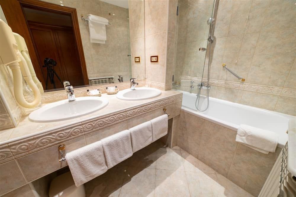 Hotel AS - ซาเกร็บ - ห้องน้ำ