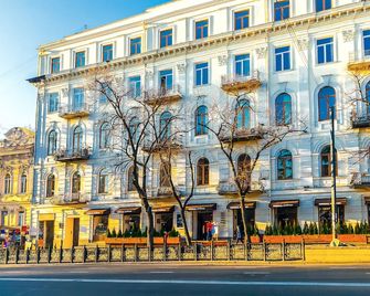 Rustaveli Hotel - Tbilisi - Building