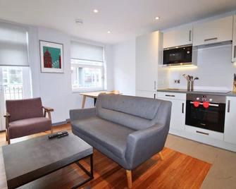 Richmond Ibis House Apartments - Richmond - Living room