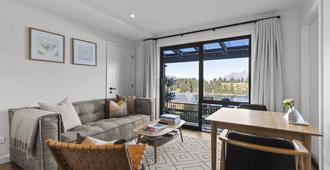 Stay of Queenstown - Queenstown - Living room