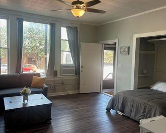 Quaint Downtown Studio - Arkansas City - Ložnice
