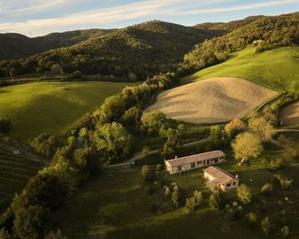 Una Hotels Monterufoli Wine Country - Monteverdi Marittimo - Outdoors view