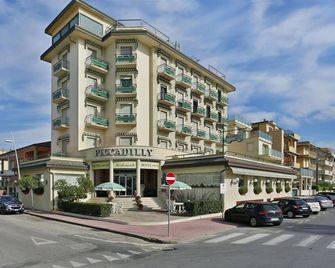 Piccadilly - קאמאיורה - בניין