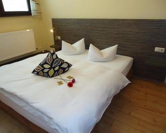 Stadthotel Regensburg - Regensburg - Bedroom