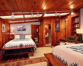 Aloha Junction Bed and Breakfast -Minutes away from Hawaii Volcanoes National Park - Volcano