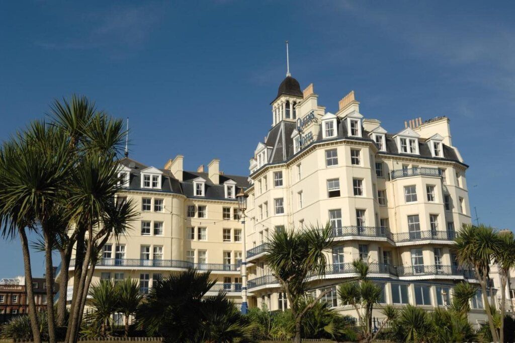 Queens Hotel - איסטבורן - בניין