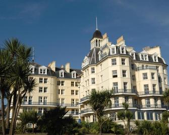 Queens Hotel - Eastbourne - Building