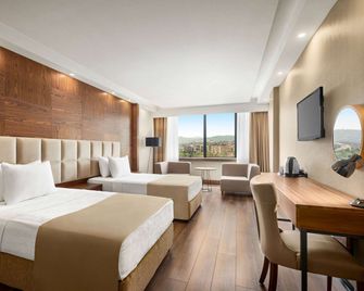 Ramada Plaza by Wyndham Samsun - Самсун - Спальня