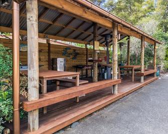 Judges Pool Motel Turangi - Turangi - Patio