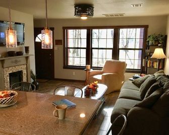One of the Best You’ll Find Peace & Quiet - Comfort & Charm; - Tuskahoma - Living room