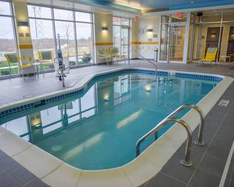 Fairfield Inn & Suites Canton South - Canton - Zwembad