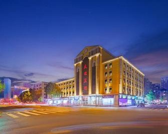 Dalian Friendship Hotel - Dalian - Building