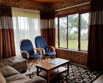 Port Edward Holiday Resort - Port Edward - Living room