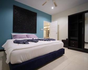 Beautiful 3BR garden villa - Chalong - Bedroom