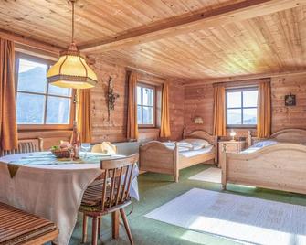 Farmhouse apartment in an idyllic location - Brixen im Thale - Habitación