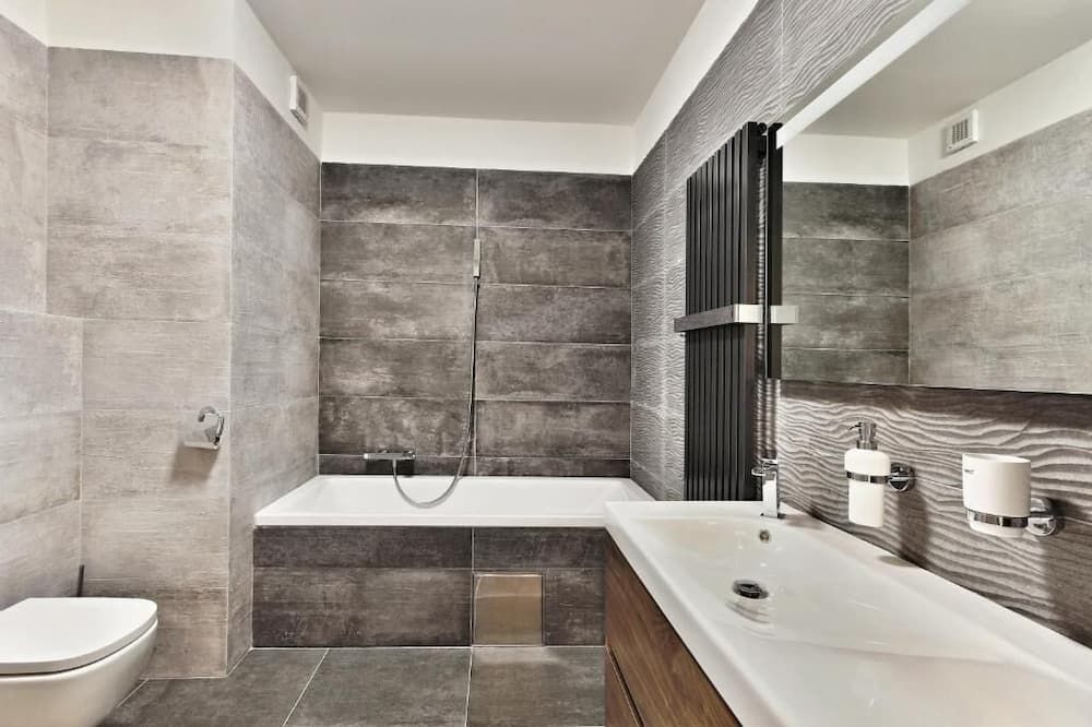 Wellness Hotel Republika 24 Apartments - Pilsen - Bad