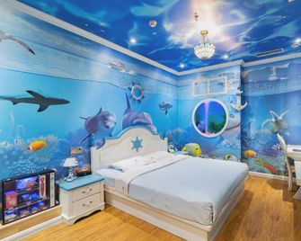 Dongying Belle Boutique Theme Hotel (Haitong Road Food Street Ginza Plaza) - Dongying - Soveværelse