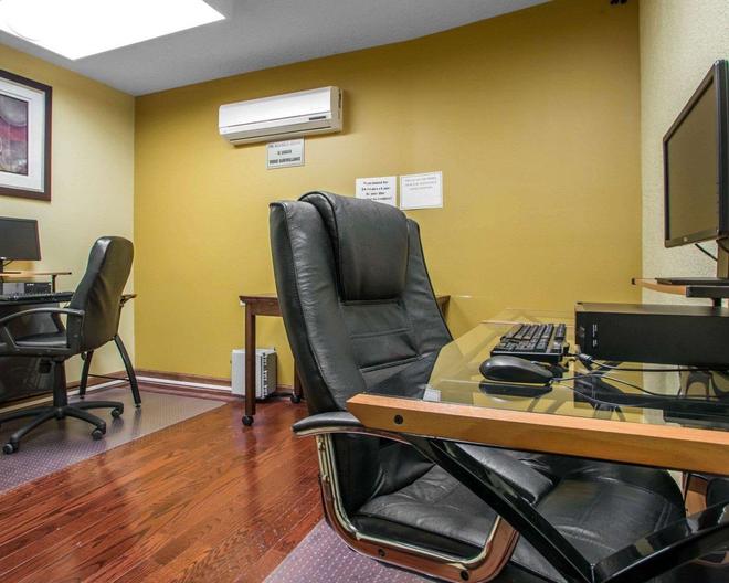 Quality Inn Schaumburg Chicago 6 001 9 2 4 3