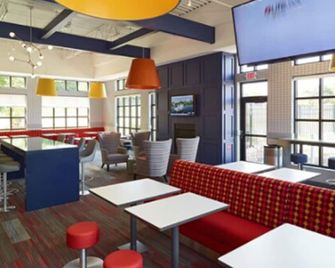 LivINN Hotel St Paul East / Maplewood - Maplewood - Ресторан