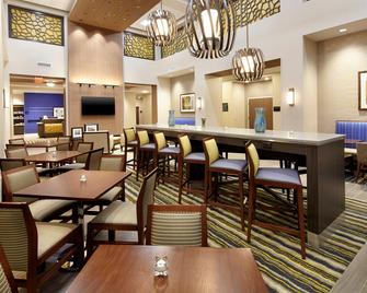 Hampton Inn & Suites Pittsburgh Airport South/Settlers Ridge - Pittsburgh - Restaurant
