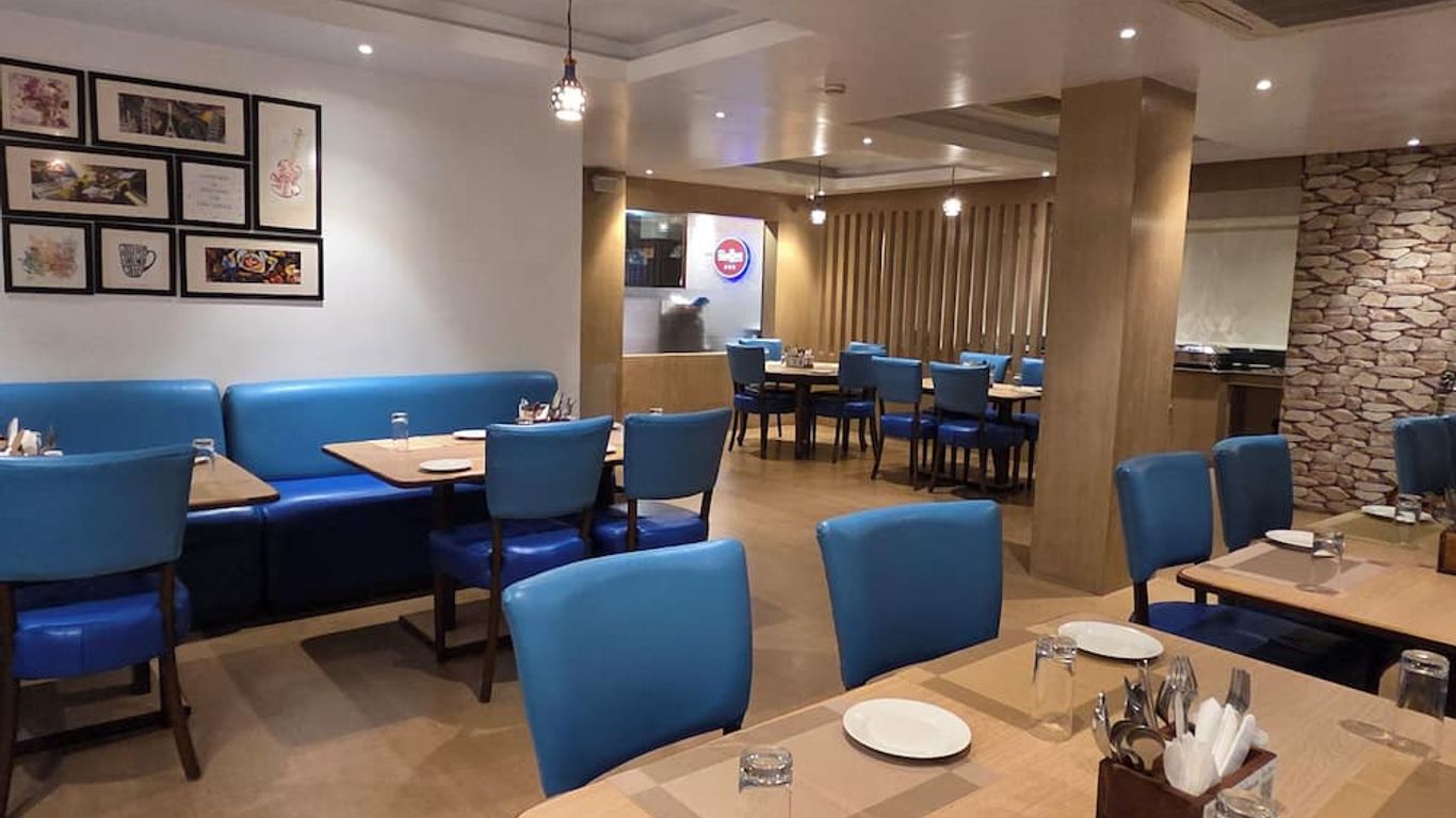 Hotel Gulmohar Grand