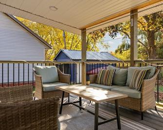 Walk to Platt River, Game Room, Hot Tub,Indoor Pickleball, Kayaks, Bikes, Arcade - Honor - Balcón