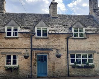 Cotswold Cottage Bed & Breakfast - Luckington - Building