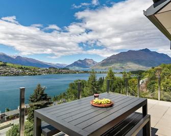 Remarkable Hideaway by Relaxaway Holiday Homes - Queenstown - Balcon