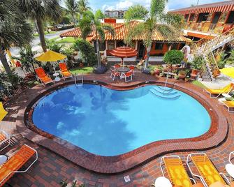 Blue Seas Courtyard - Lauderdale-by-the-Sea - Pool