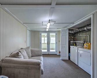 Pet-Friendly Waterfront Hayesville Cotta - Hayesville - Sala de estar