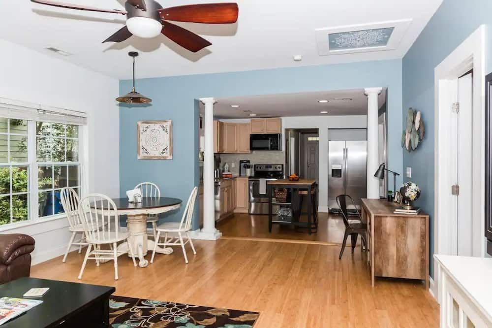 The City Cottage, pet friendly, walk to shops, food & NCSU - Raleigh - Comedor