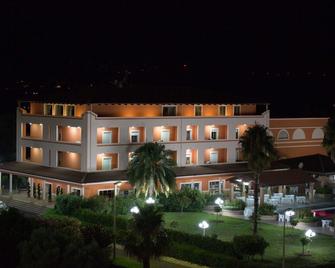 Hotel Villaggio S. Antonio - Isola di Capo Rizzuto - Building