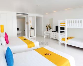 The Old Phuket - Karon Beach Resort - Karon - Bedroom