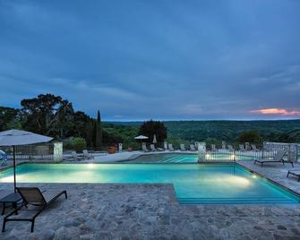 Guadalupe River Valley Modern 3 Bed, 2 Bath - Kid Friendly-Pools-Slides - Hunt - Pool