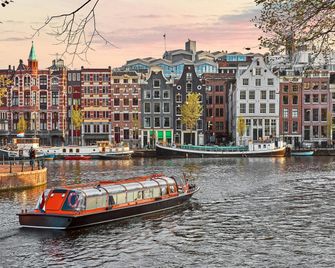 Nyx Amsterdam Rembrandtsquare - Amsterdam - Building