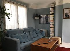 Dernier Etage Terrasse Pte St Coud - Boulogne-Billancourt - Living room