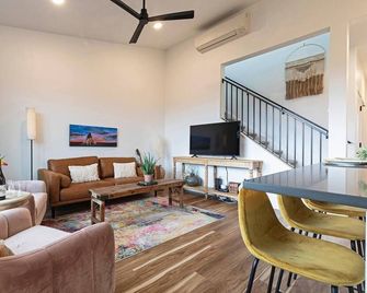 Railway Lofts - Close to downtown - Missoula - Living room