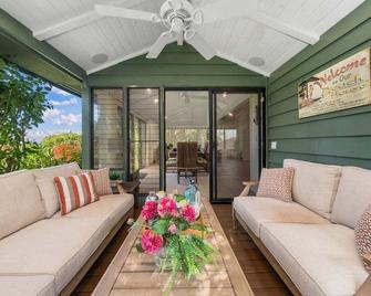 International Colony Club 37 · Icc 37 Remodeled Hawaiian Cottage - Kaanapali - Living room