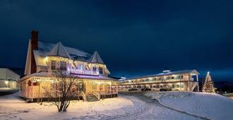 Hotel Plante - Gaspé - Building